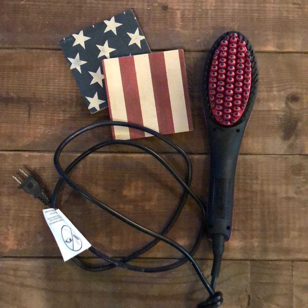 Simply Straight styling brush.